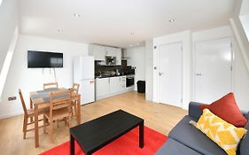 Penthouse In Battersea